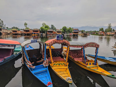 Car Rental in Srinagar